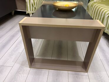 стол calligaris: İşlənmiş, Jurnal masası, Kredit yoxdur, Türkiyə