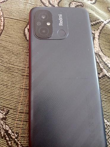 Redmi smartfon Qara rəngli Redmi markalı smartfondur. Arxa hissəsində