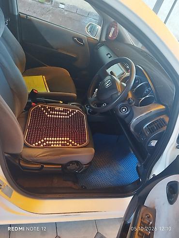 Унаа сатуу: Honda Fit: 2002 г., 1.3 л, Бензин, Хетчбек — 9