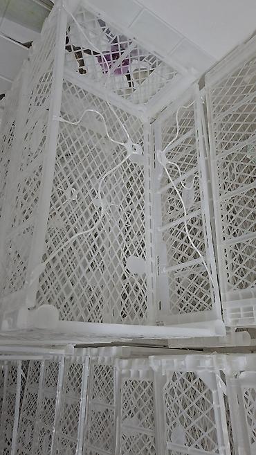 Пластиковые ящики-лотки белые, перфорированные (сетчатые) - Материал