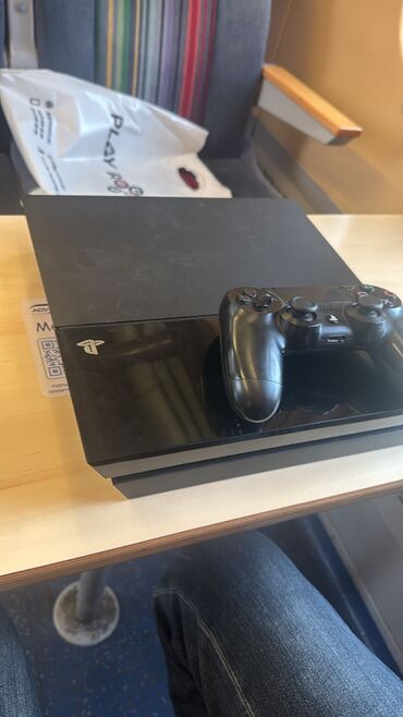 продать айфон 4: Playstation 4 500 gb tek orginal pultnan icinde oyunlarda var rdr 2 ye