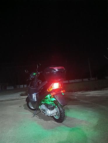 Mopedlər,skuterlər: Qara rəngli şəhər skuter - Rəng: qara - Kuzov tipi: şəhər — 7