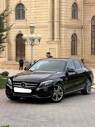 Mercedes-Benz: Mercedes-Benz C-Class: 2 l | 2017 il Sedan — 4