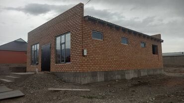 дома жалалабаде: Полдома, 110 м², 1 комната