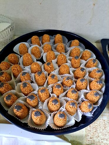 Выпечка, хлебобулочные изделия: Ароматные домашние булочки, приготовленные из мягкого теста, с нежной — 7