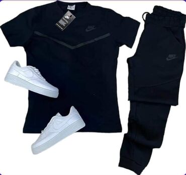 Gornji i donji deo: Veličine S M L XL
Cena 4400 din n — 10