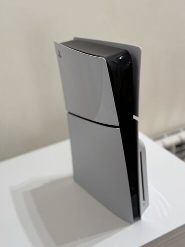 playstation 5 bakı: PlayStation 5 (1TB) + 2 Original Controllers – Əla Vəziyyətdə!