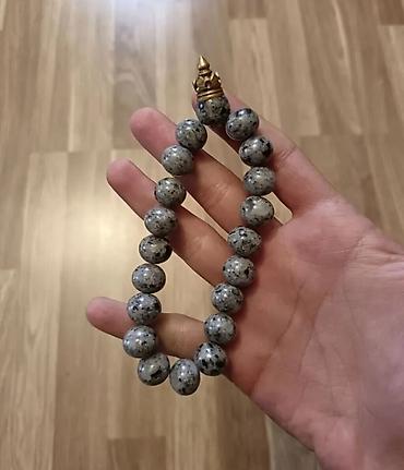 Бижутерия: Tamamilə orijinal, xüsusi əl işi olan təbii daş təsbeh satılır. Adi — 1