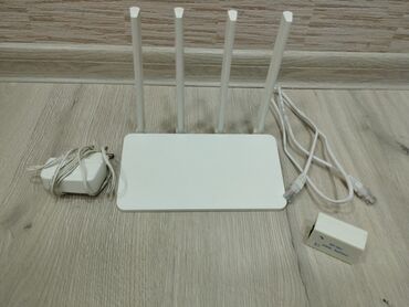 bakcell wifi router: MIWFI Router 3C+Ethernet kablosu+ADSL splitter. Çox az işlədilib