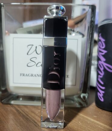 bundica bez boje beauty: Dior Addict Lacquer Plump nijansa 107