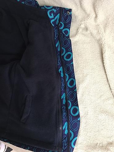 Верхняя одежда: Куртка детская, яркая с надписями. На возраст 8-9 лет, на рост at lalafo.kg — 3 Верхняя одежда: Куртка детская, яркая с надписями. На возраст 8-9 лет, на рост — 3