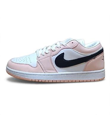 yeeze patike: Nike Air Jordan 1 Low patike – roze/belo/crno - Model: Air Jordan 1 — 1