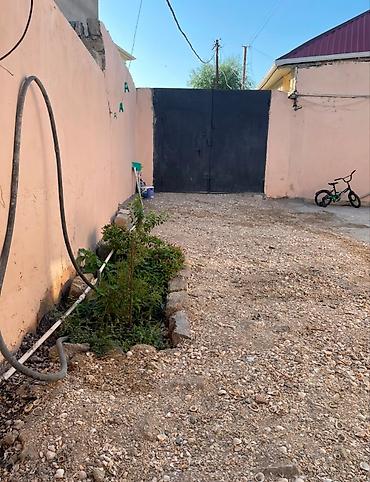 maşınla ev barter: 2 otaqlı həyət evi - Plan: 2 yataq otağı, içdən girişli dəhliz; — 1