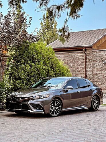 таёта камри: Toyota Camry: 2022 г., 2.5 л, Автомат, Бензин, Седан