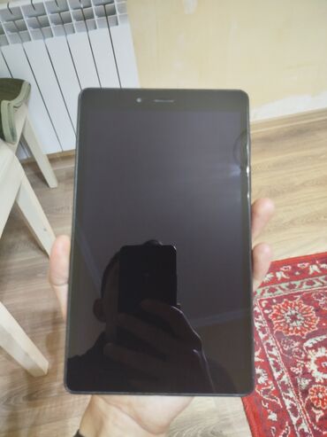 a5 samsung telefon: Salam planwet satilir Samsung Galaxy Tab a8 yaxwi veziyetdedir ekrani