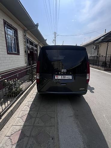 20 лет: Hyundai Staria: 2021 г., 2.2 л, Автомат, Дизель, Фургон — 5