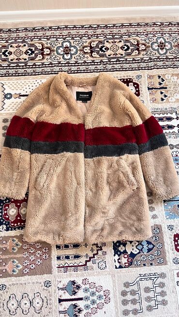 женские дубленки с мехом: Шуба Pull and Bear, XS (EU 34), S (EU 36), цвет - Коричневый