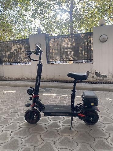 pro scooter: Oturacaqlı elektrik skuter. Şəhərdaxili hərəkət üçün rahat və praktik — 1