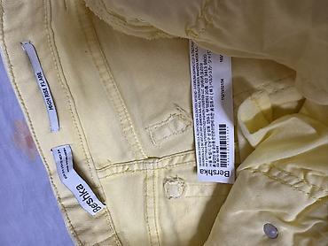 джинсы белые: Джинсы, Клеш, Bershka, Корея, Высокая талия, С бахромой — 2