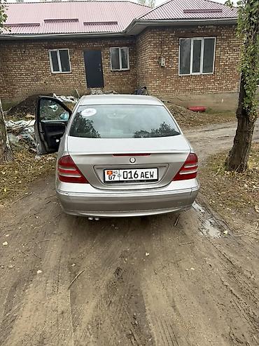 Продажа авто: Mercedes-Benz C-Class: 2004 г., Бензин, Седан — 2