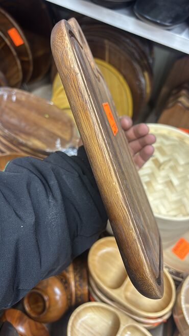 Подносы: Плотная разделочная/серव्हизная доска из настоящей древесины — 2