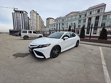 Toyota Camry: 2020 г., 2.5 л, Автомат, Бензин, Седан