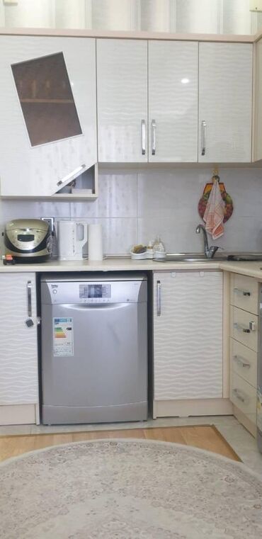 Uzunmüddətli kirayə mənzillər: 9 mkr,Safa storenin binası,17 mərtəbənin,16-cı mərtəbəsində,2 — 4