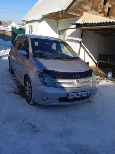 Toyota: Toyota ist: 2004 г., 1.5 л, Автомат, Бензин, Седан