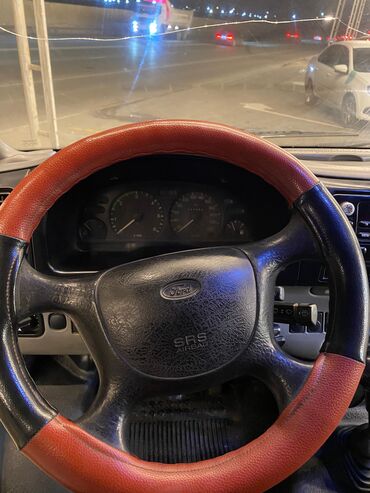 Ford: Ford Transit yük mikroavtobusu - Korpus: ağ rəng, qapalı furqon (yan — 11