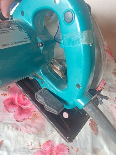 Digər mişarlar: Makita N5900B diskli dairəvi mişar - Güc: 2000 W - Gərginlik: 220–230 — 4