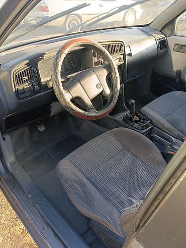 Продажа авто: Volkswagen Passat: 1990 г., 1.8 л, Механика, Газ, Универсал — 4