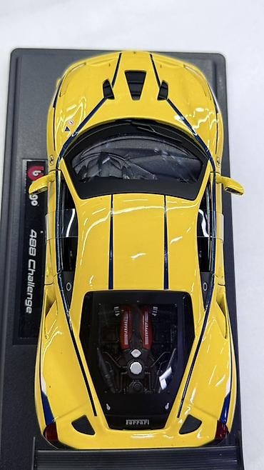 куртка ferrari: Коллекционная модель автомобиля Ferrari 488 Challenge (бренд Bburago) — 3