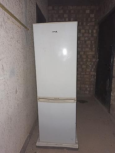 mini refrigerator: Холодильник Indesit, двухкамерный, белый. Иштейт, чалыныздар — 1