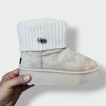 Ugg obuća: Ugg čizme, bоја - Bež — 7