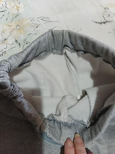 Gornji i donji deo: Siva trenerka – komplet jakna i donji deo - Materijal: mekana, topla — 4