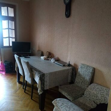 Uzunmüddətli kirayə mənzillər: Qara Qarayev metro yaxınlığında, parka yaxın, 5 mərtəbəli binanın 3-cü — 5