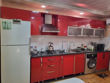 cng qaz: Metbex mebeli ölçüsü 5 metrdir ustunde qaz,aspirator verilir.Qiymeti