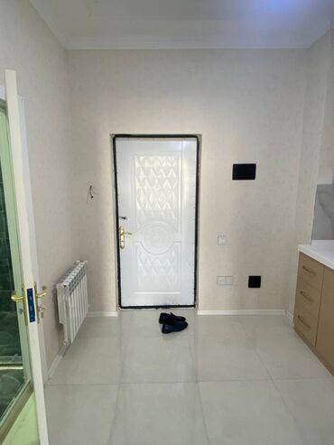 Uzunmüddətli kirayə mənzillər: Mənzil kirayə verilir, Mətbəx mebeli var. Əşyasızdı, 66 kv, 2 otaq — 6