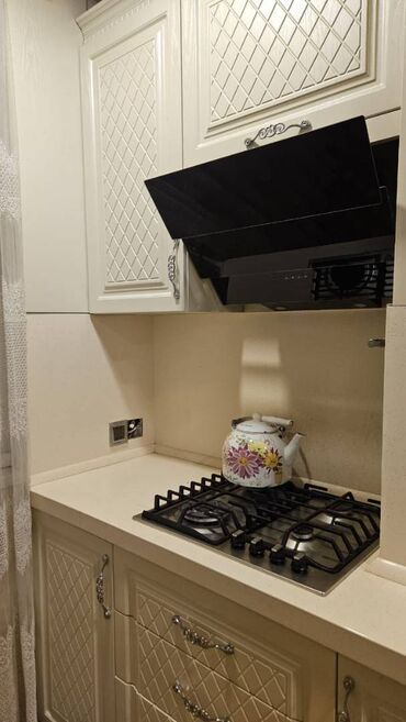 Uzunmüddətli kirayə mənzillər: Neftçilər metrosu yaxınlığında,229 nömrəli məktəbin yanında,5 — 21