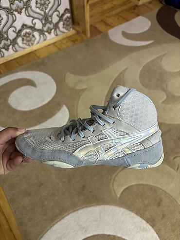 kişi qış geyimleri: ASICS güləş/yarış ayaqqabısı - Brend/model: ASICS (orta boğazlı — 2