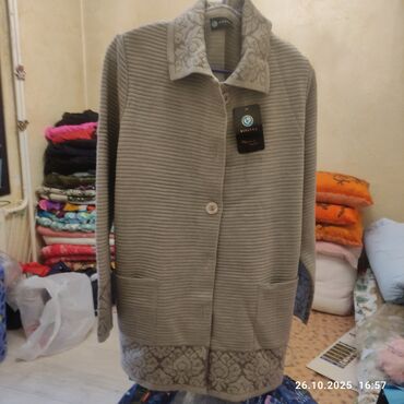 Другая женская одежда: Набор женской одежды (4 предмета) 1) Удлинённый жилет без рукавов - — 7