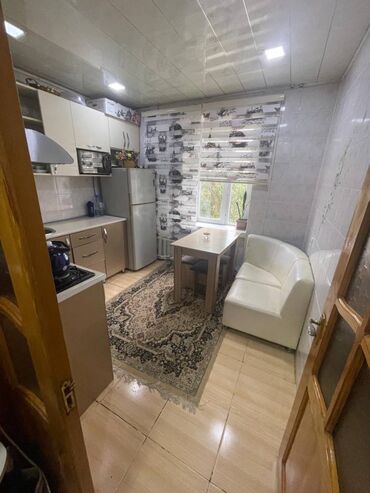 Köhnə tikili: Bakı, 3 otaqlı, Köhnə tikili, m. Xalqlar Dostluğu, 70 kv. m — 10