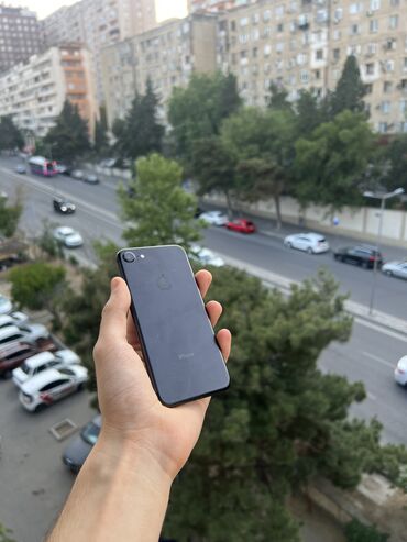 Apple iPhone: IPhone 7, 32 GB, Qara, Barmaq izi