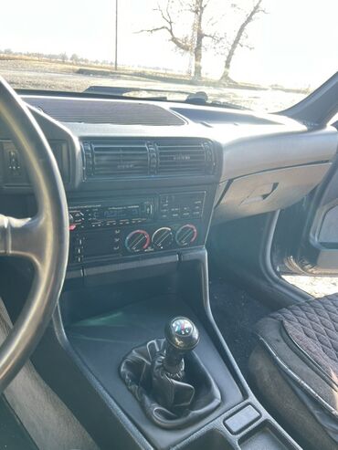 BMW: BMW 5 series: 1989 г., 2 л, Механика, Бензин, Седан — 17