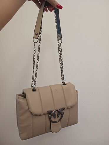haljina 10: Handbags