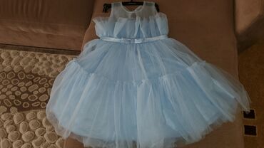 платье нарядное: Детское платье, цвет - Голубой, Б/у