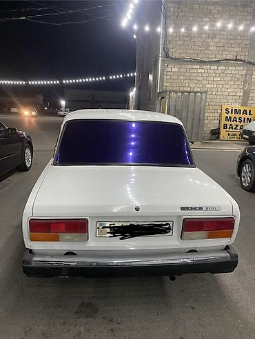 qaz 53 senedi: VAZ Lada 2107, ağ rəng, sedan kuzov. Xüsusiyyətlər: - Arxa ötürücülü — 3