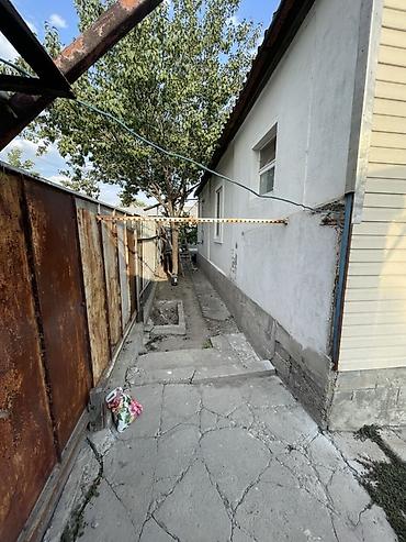 Продажа коттеджей и домов: Дом с участком. Г Бишкек Ул. Мусоргского 14а. Район — 11