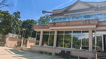 lokali za izdavanje nis: Izdaje se smeštaj za radnike – Zelengorska 2, Zemun. Useljivo odmah — 8