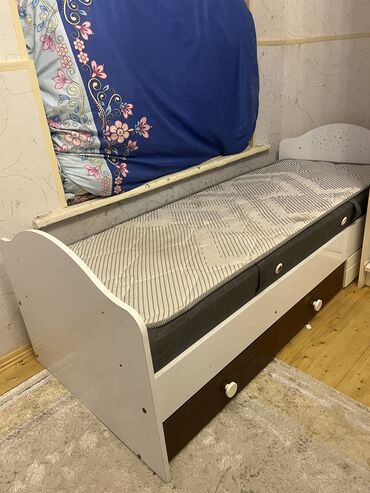 кровать купить баку: Б/у, Односпальная кровать, С матрасом, С выдвижными ящиками